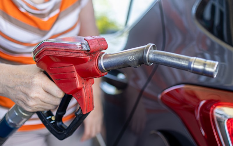 Should You Fill Up or Top Up? The Maths Behind Fuel Strategy